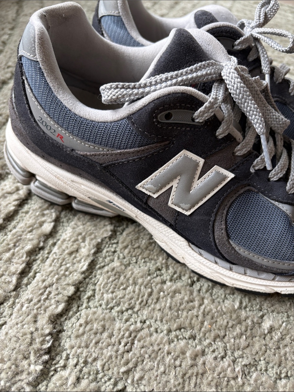 New Balance Men's Navy and Gray 2002R Casual Sneakers